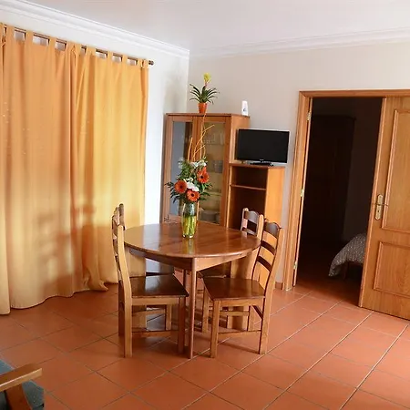 Dom Lourenco Hotel 2*