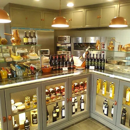 Dom Lourenco Hotel 2*