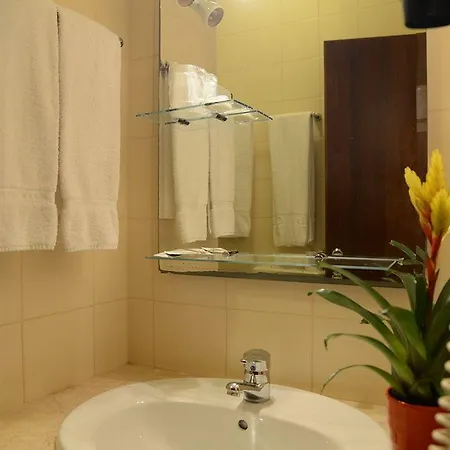 Dom Lourenco Areia Branca