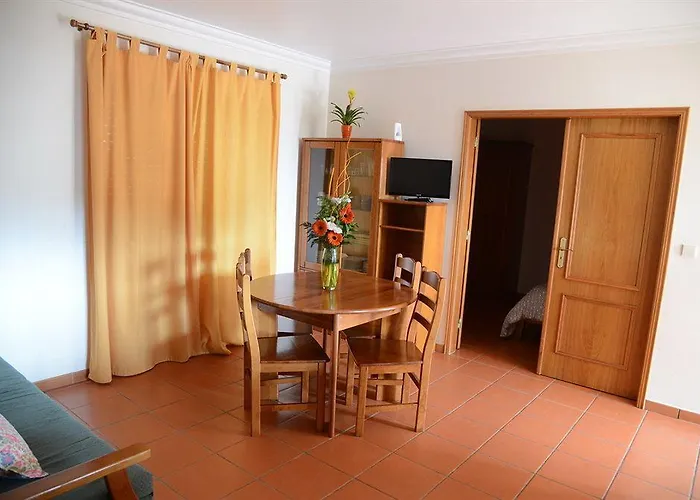 Dom Lourenco Hotel 2*